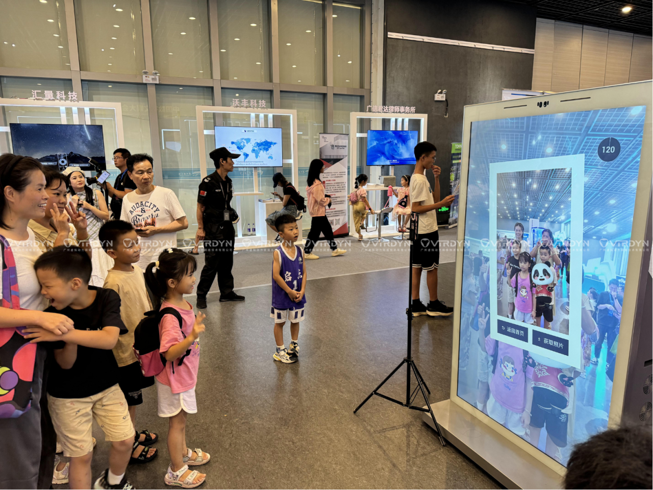 文旅数字人如何创新文旅场景沉浸式实时互动体验？ - 广州虚拟动力网络技术有限公司
